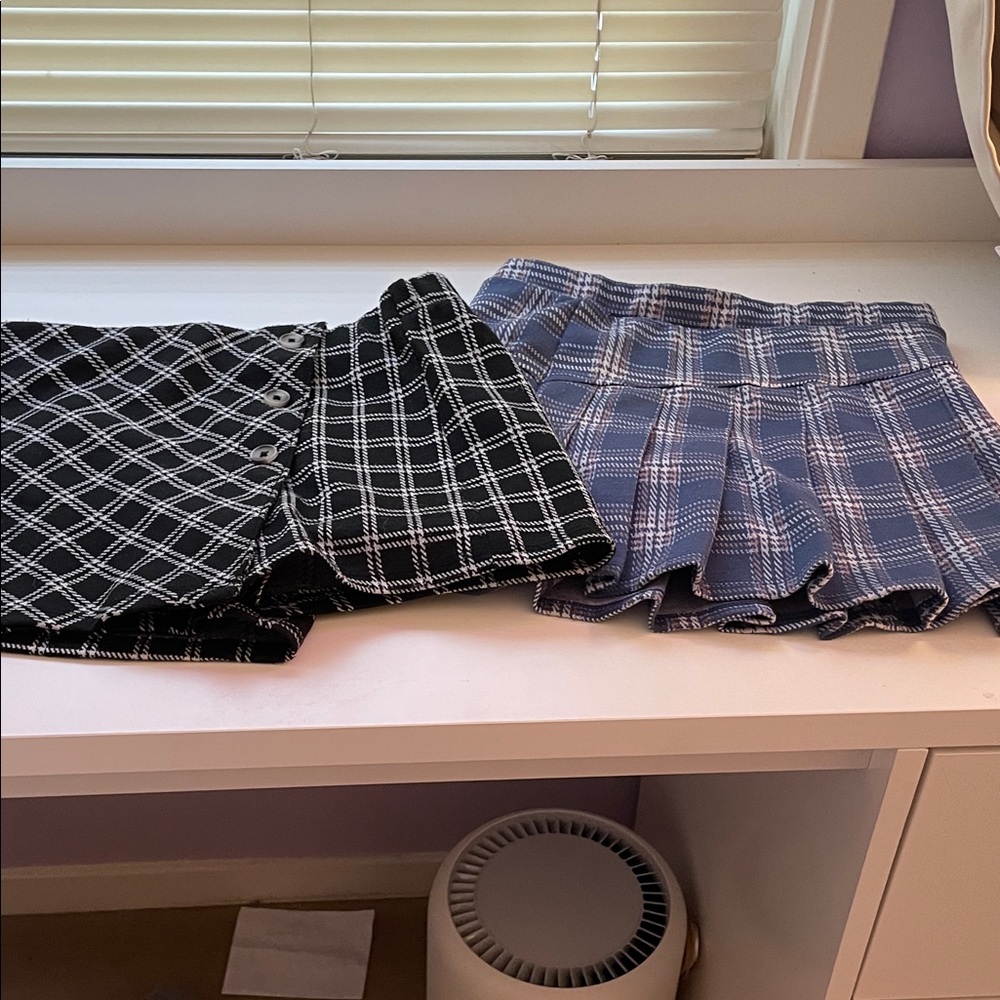 Girls Plaid Skirt Set (Size 7)